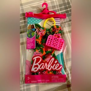 🎁New Barbie Wardrobe!!